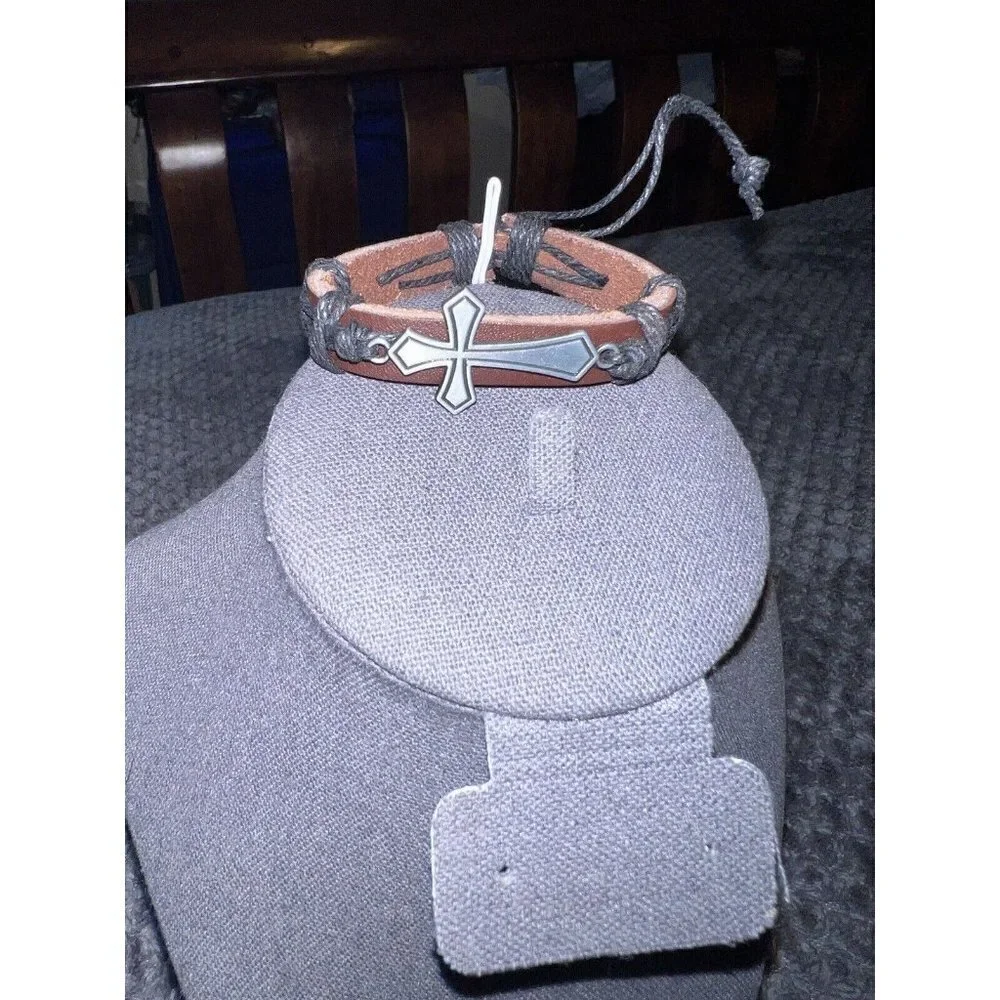 Christian Cuff Bracelet ANTIQUE SILVER CROSS Leather Adjustable Strap Set